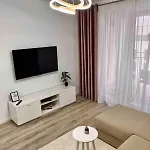 Apartament Quiet Deluxe Coresi - Free Parking