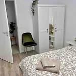 Quiet Deluxe Coresi - Free Parking Apartament *