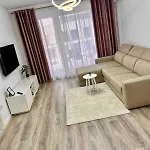 Quiet Deluxe Coresi - Free Parking Apartament