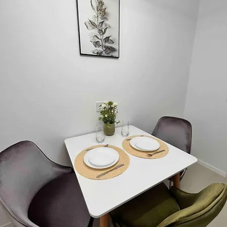 Quiet Deluxe Coresi - Free Parking Apartman *