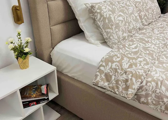 Quiet Deluxe Coresi - Free Parking Apartment *