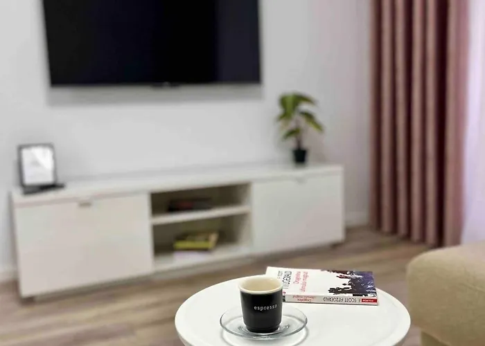 Quiet Deluxe Coresi - Free Parking Apartment Brasov