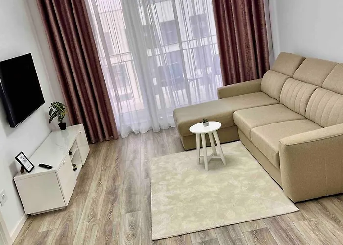 Quiet Deluxe Coresi - Free Parking Apartment