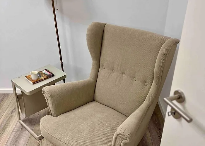 Quiet Deluxe Coresi - Free Parking Apartment *